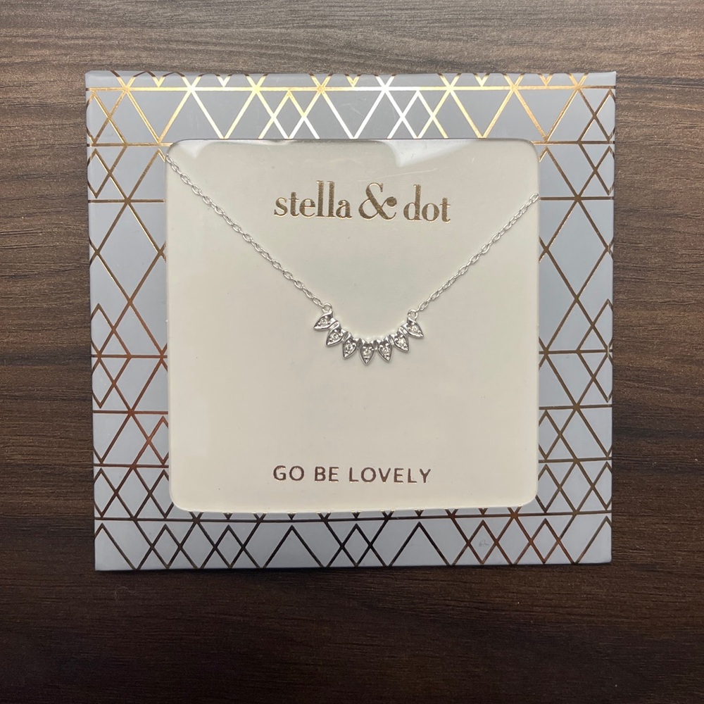 Stella & Dot Silver Fan Necklace